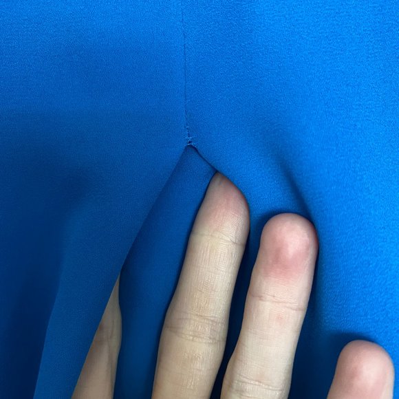 T Tahari | Blue | Button Down | Long Sleeve | Size Medium - Picture 10 of 11